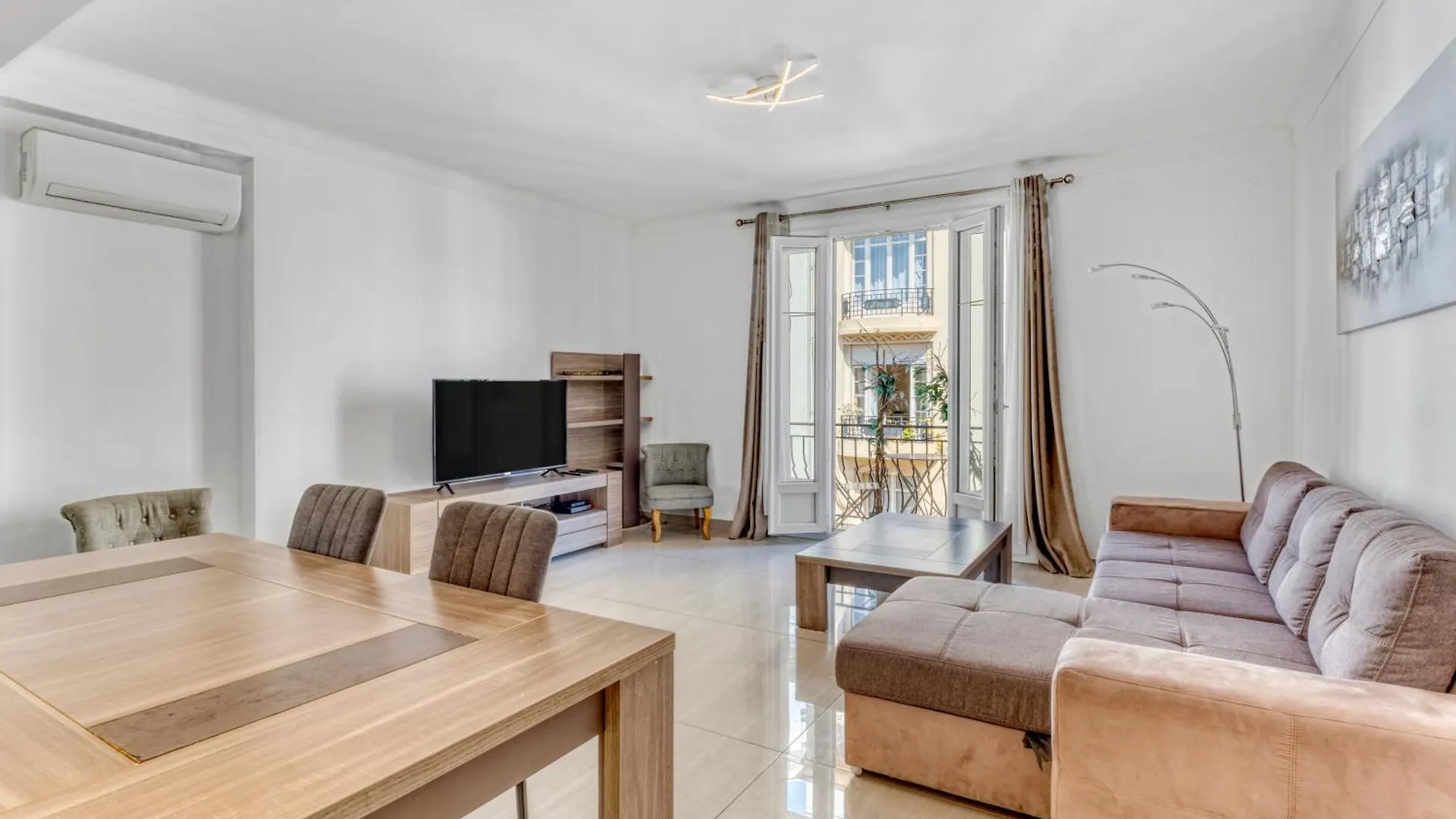 戛纳2 Bed Avenue Saint-Jean , 5 Minutes From Palais Des Festivals公寓 公寓