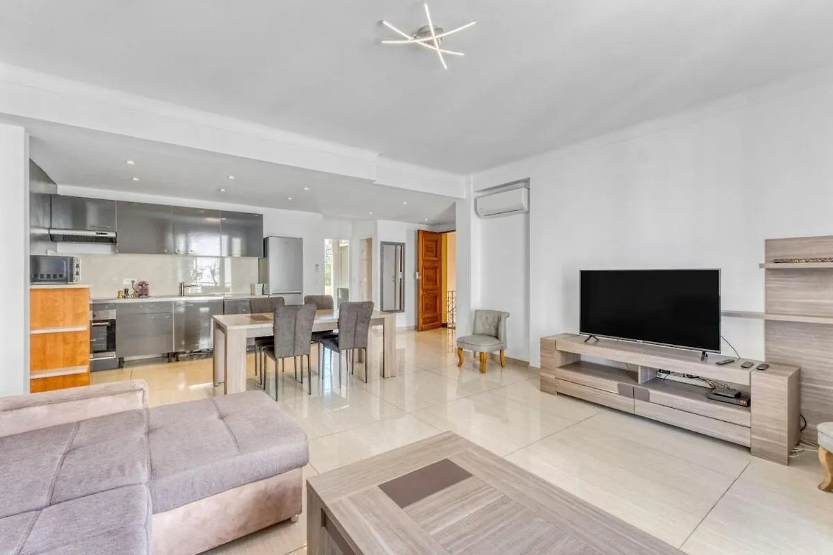 2 Bed Avenue Saint-Jean , 5 Minutes From Palais Des Festivals Apartment Cannes France
